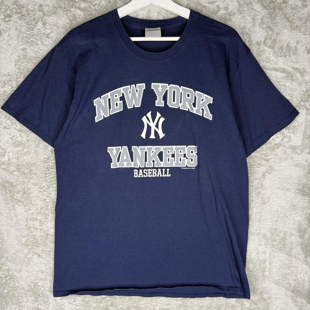 Vtg New York Yankees T-Shirt Mens Large MLB Blue Y2K Tee Baseball Spell Out Logo